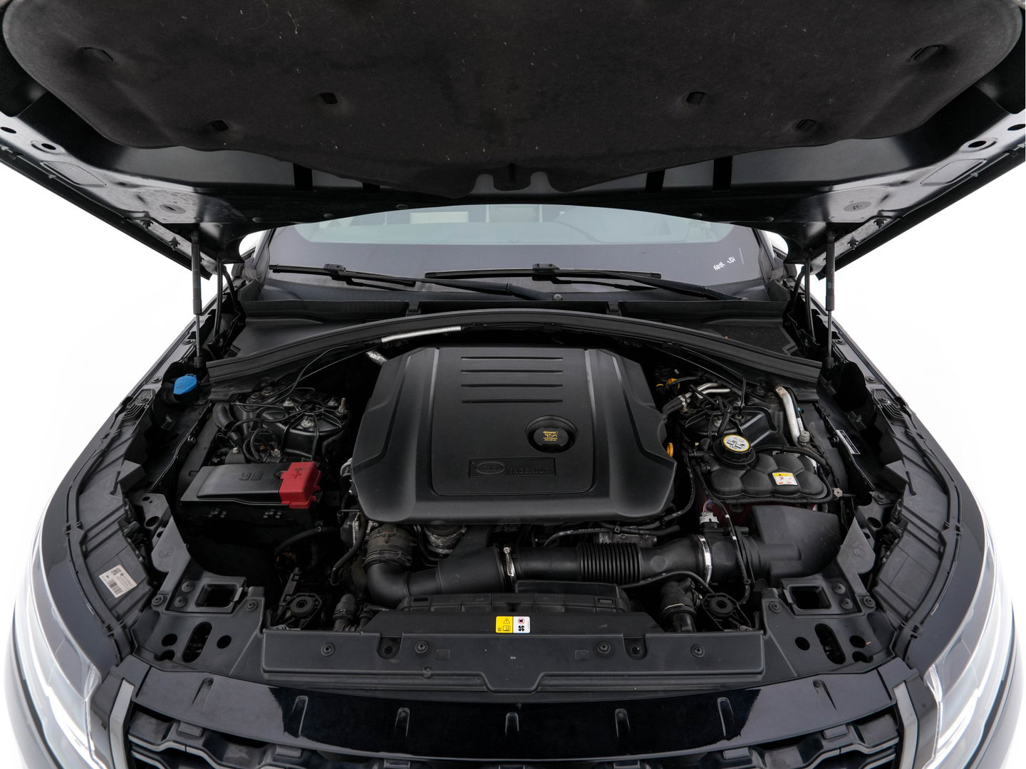 Land Rover Range Rover Velar 2.0 I4 AWD R-Dynamic HSE Aut. *PANO | LEATHER | FULL-LED | MEMORY-PACK | BLINDSPOT | MERIDIAN-SURROUND | DIGI-COCKPIT | CAMERA | KEYLESS | HEATED-COMFORTSEATS | PRIVACYGLASS | SHIFTPADDLES | HEAD-UP | 21"ALU*