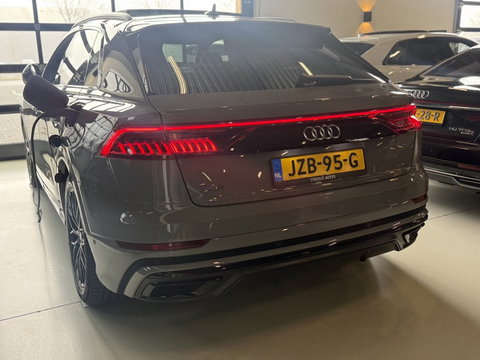 Audi Q8 60 TFSIe 462PK Quattro / Audi Exclusive / Nardo grey / 360°