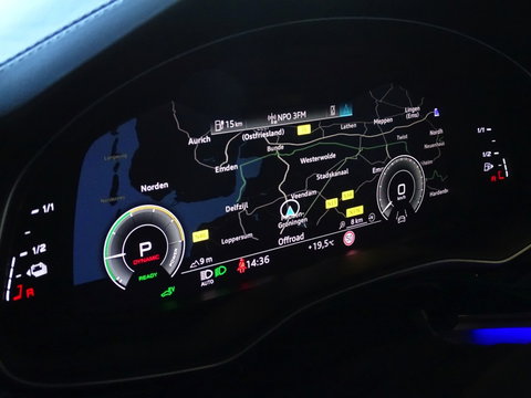 Audi Q8 60 TFSIe 462PK Quattro / Audi Exclusive / Nardo grey / 360°