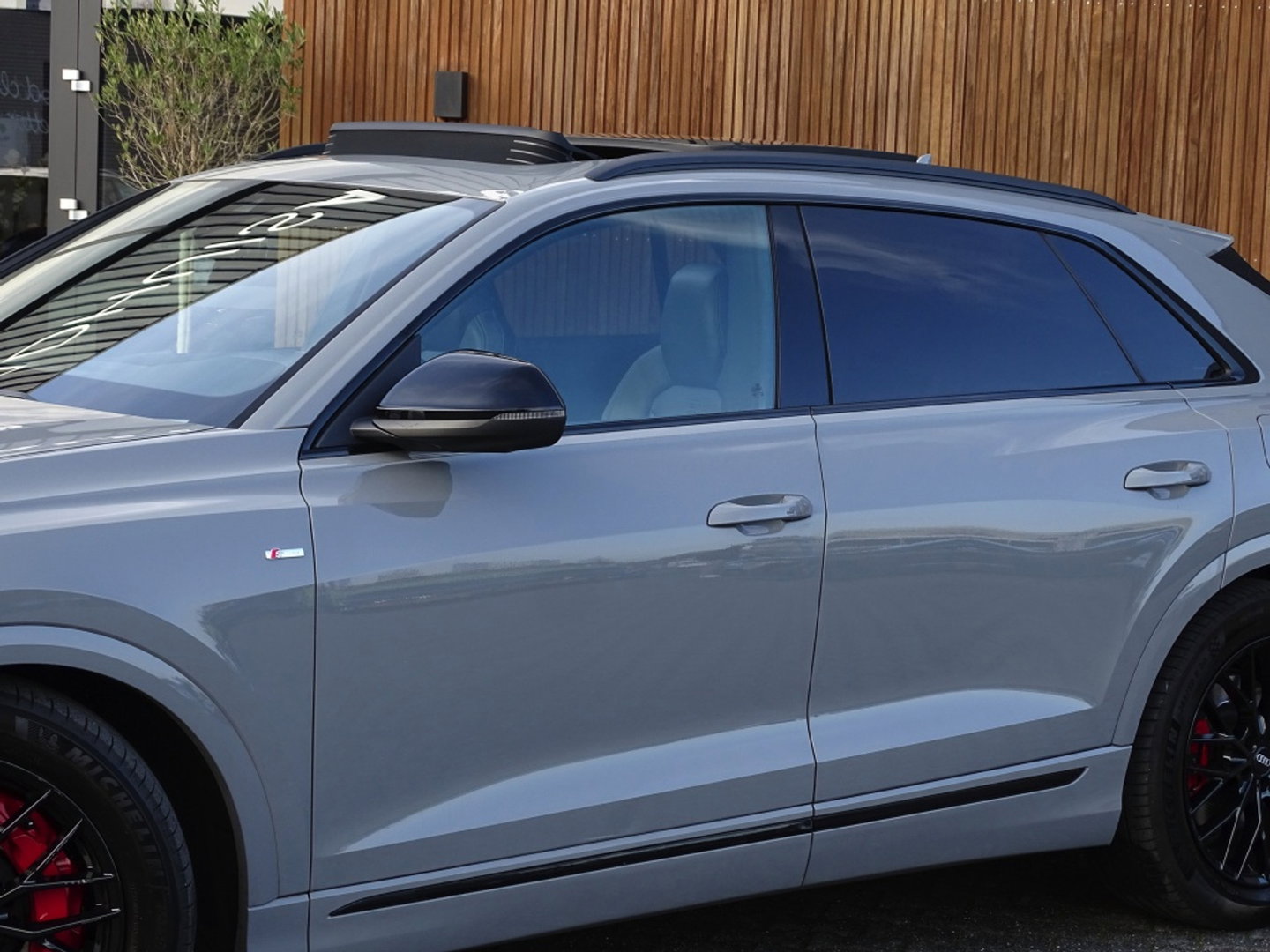 Audi Q8 60 TFSIe 462PK Quattro / Audi Exclusive / Nardo grey / 360°