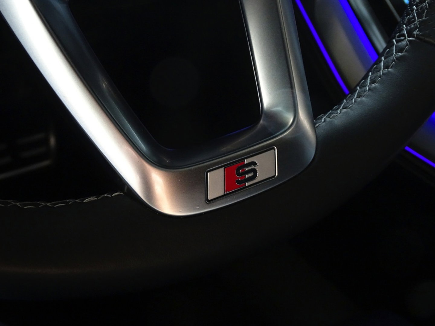 Audi Q8 60 TFSIe 462PK Quattro / Audi Exclusive / Nardo grey / 360°