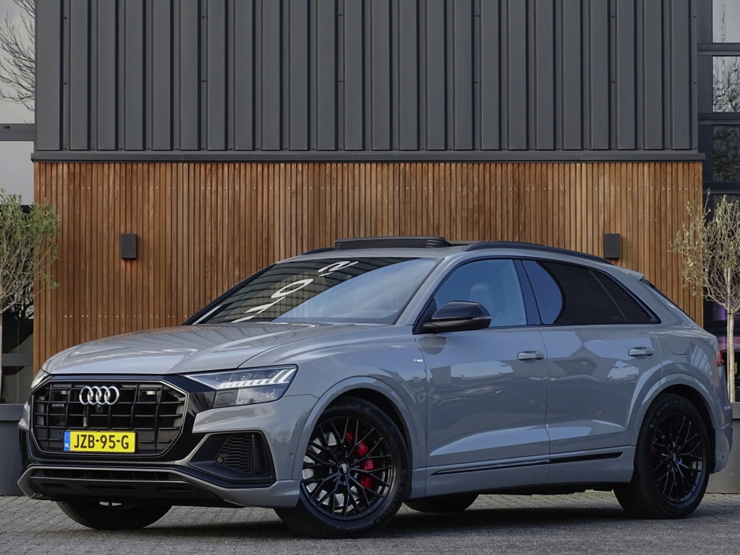 Audi Q8 60 TFSIe 462PK Quattro / Audi Exclusive / Nardo grey / 360°