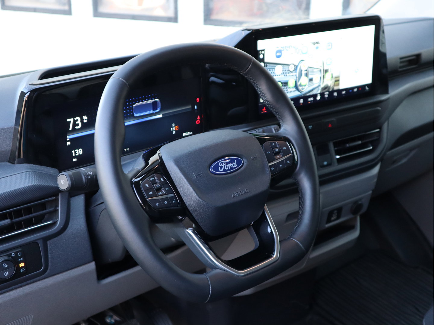 Ford Transit Custom E-Transit 65 kWh 218 pk Limited L2 Lang 340 - B&O Sound - Winter pakket