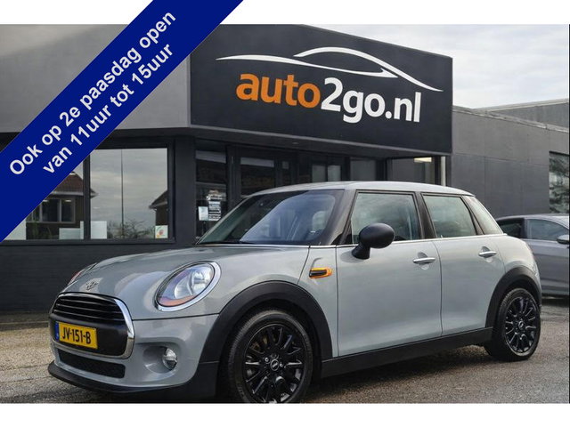 MINI 5-Deurs - Mini 1.5D 4Drs BUSINESS EDITION SPORTLEDER NAVI PARKPILOT DIGI-DASH APPLE-CARPLAY LED LMV PDC