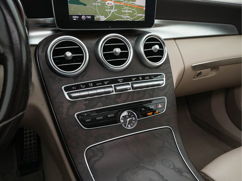 Mercedes-Benz C-Klasse 350 e Lease Edition Aut. *PANO | LUXURY-LEATHER | BURMESTER-AUDIO | FULL-LED | NAVI-FULLMAP | HEATED-SPORTSEATS | CAMERA | AIRMATIC | PRIVACY-GLASS | ECC | CRUISE | KEYLESS | 17''ALU*