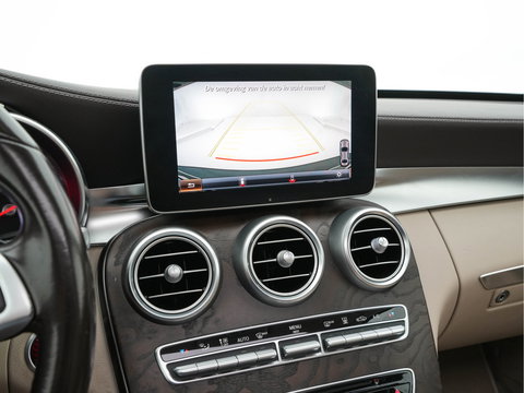 Mercedes-Benz C-Klasse 350 e Lease Edition Aut. *PANO | LUXURY-LEATHER | BURMESTER-AUDIO | FULL-LED | NAVI-FULLMAP | HEATED-SPORTSEATS | CAMERA | AIRMATIC | PRIVACY-GLASS | ECC | CRUISE | KEYLESS | 17''ALU*