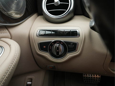 Mercedes-Benz C-Klasse 350 e Lease Edition Aut. *PANO | LUXURY-LEATHER | BURMESTER-AUDIO | FULL-LED | NAVI-FULLMAP | HEATED-SPORTSEATS | CAMERA | AIRMATIC | PRIVACY-GLASS | ECC | CRUISE | KEYLESS | 17''ALU*