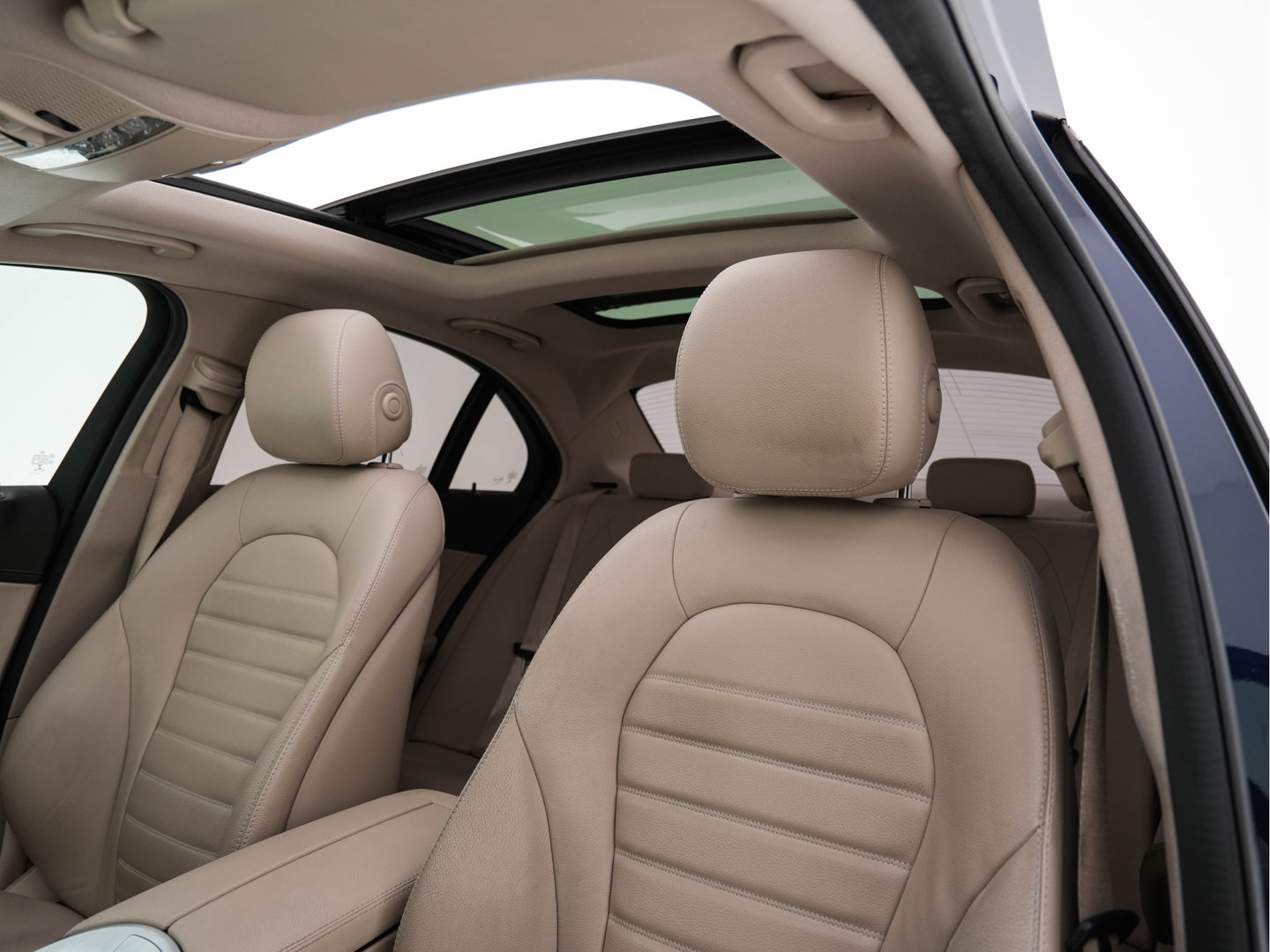 Mercedes-Benz C-Klasse 350 e Lease Edition Aut. *PANO | LUXURY-LEATHER | BURMESTER-AUDIO | FULL-LED | NAVI-FULLMAP | HEATED-SPORTSEATS | CAMERA | AIRMATIC | PRIVACY-GLASS | ECC | CRUISE | KEYLESS | 17''ALU*