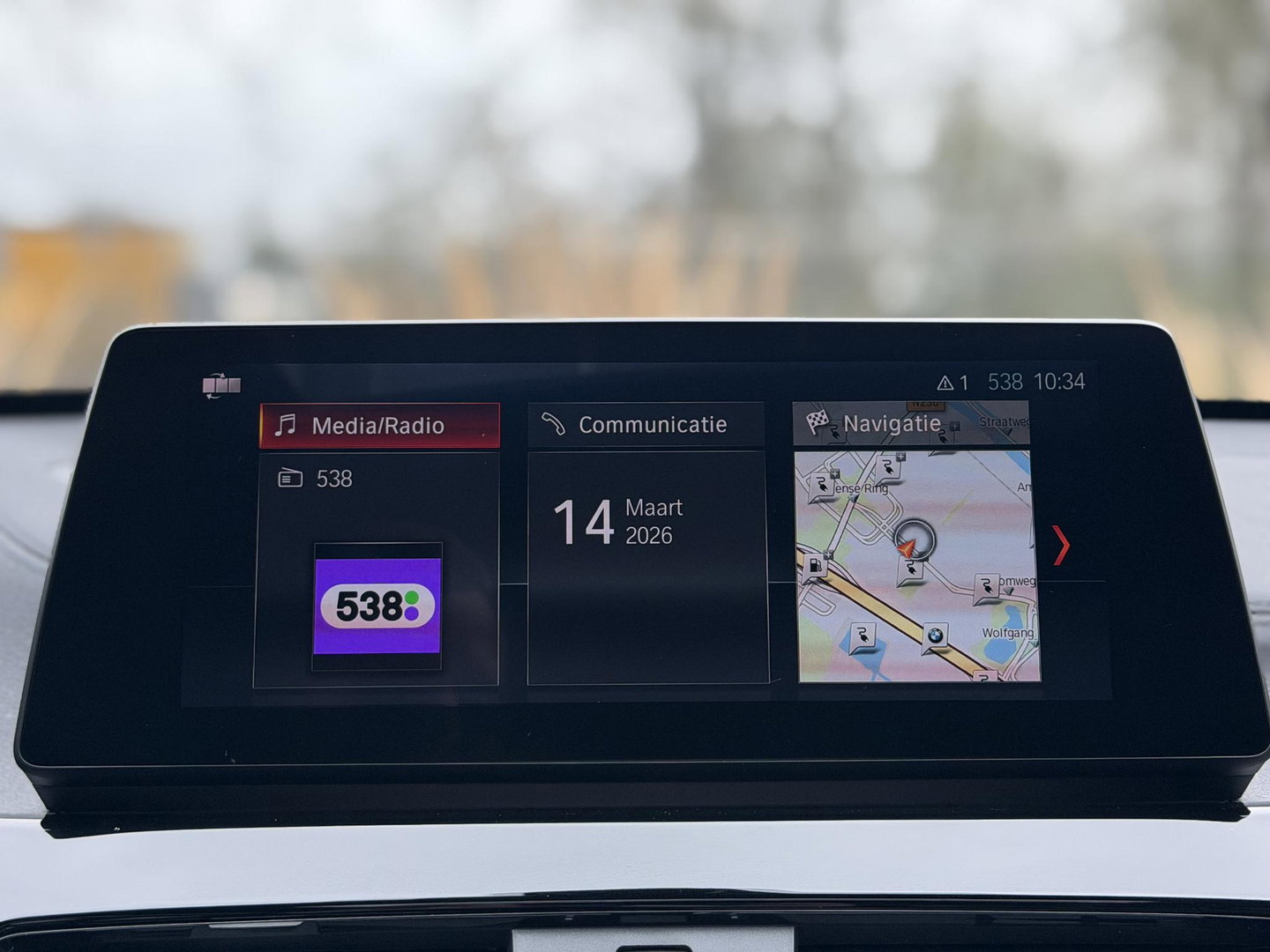 BMW X1 xDrive25e Bus Ed Plus M-Sport |Pano|HUD|HiFi|Cam|Sfeer|19"|Storm Bay|