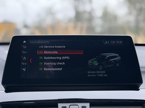 BMW X1 xDrive25e Bus Ed Plus M-Sport |Pano|HUD|HiFi|Cam|Sfeer|19"|Storm Bay|