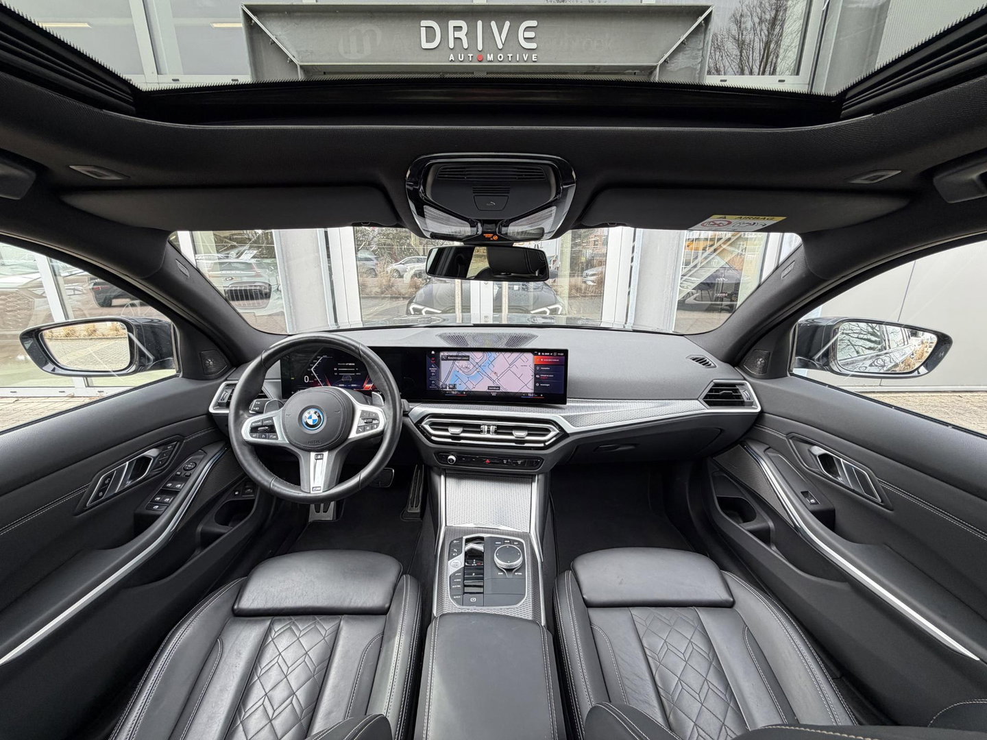 BMW 3 Serie Touring 330e LCI High Ex. M-Sport Pro |Individual leer|Pano|H/K|Memory|19"|Trekhaak|Dravit