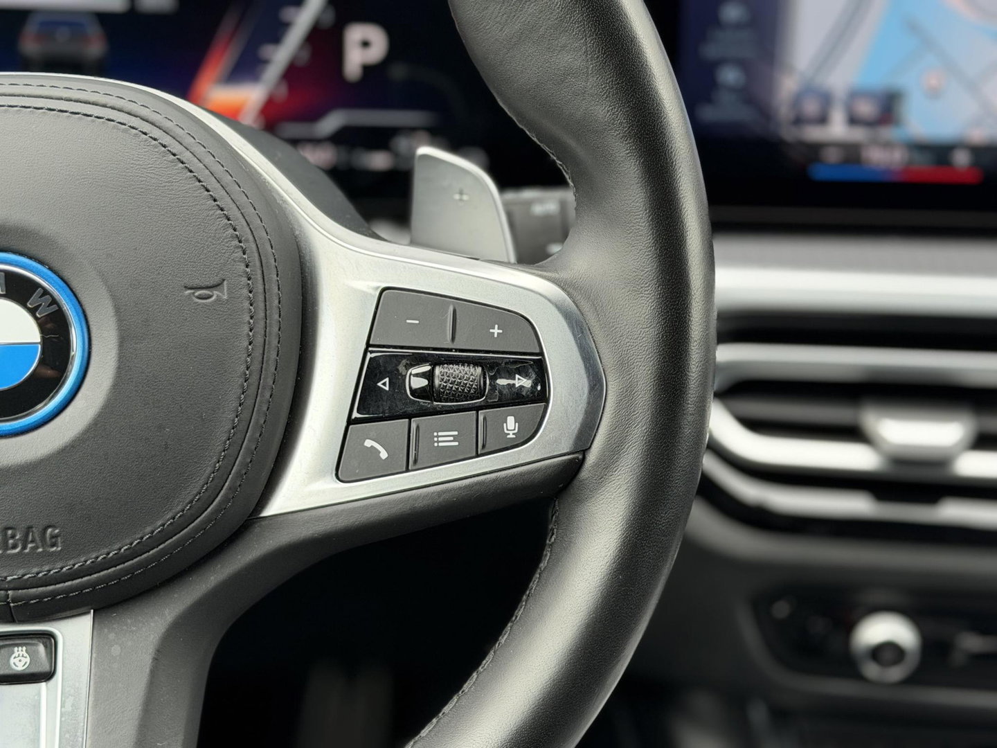 BMW 3 Serie Touring 330e LCI High Ex. M-Sport Pro |Individual leer|Pano|H/K|Memory|19"|Trekhaak|Dravit