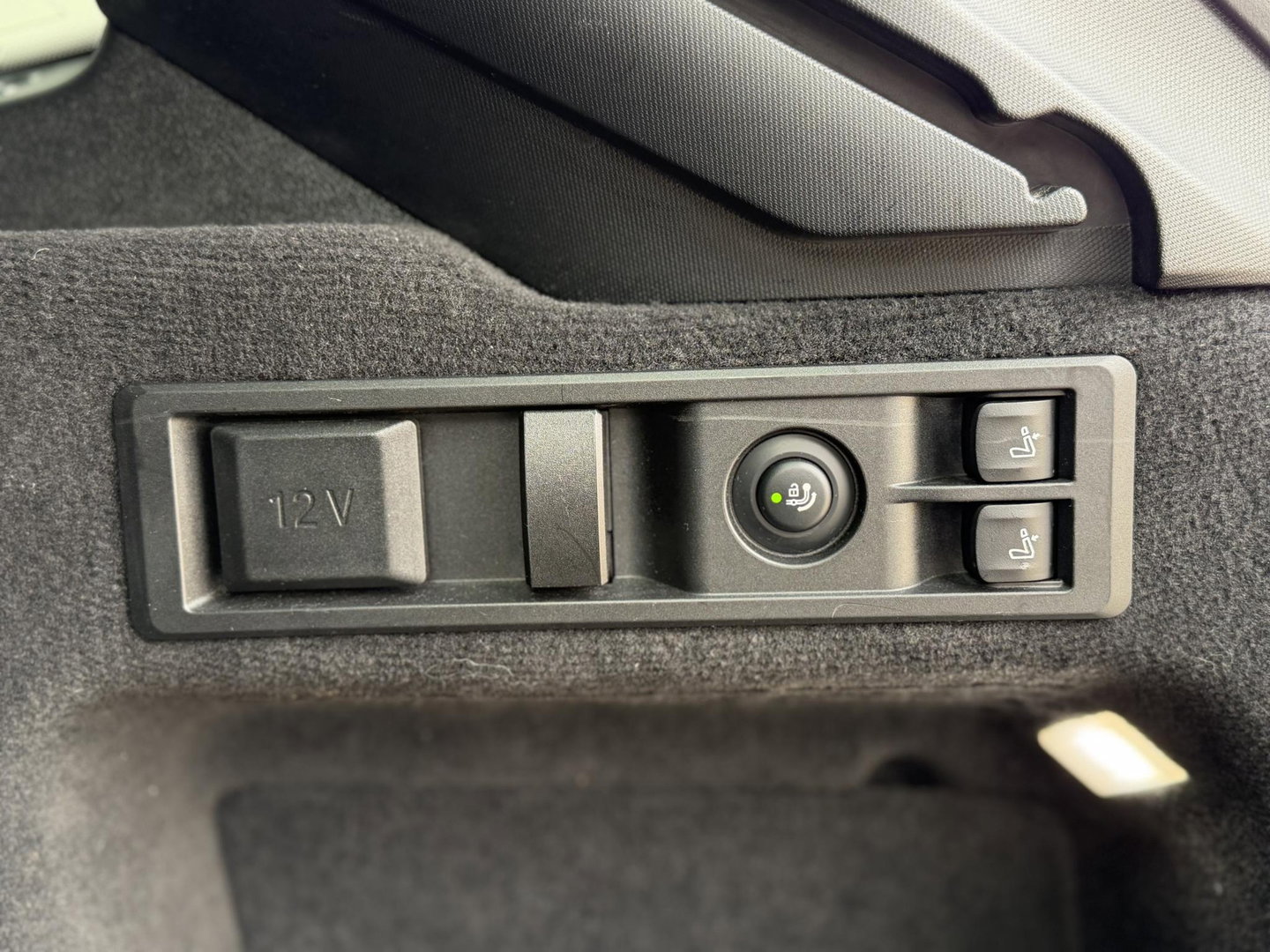 BMW 3 Serie Touring 330e LCI High Ex. M-Sport Pro |Individual leer|Pano|H/K|Memory|19"|Trekhaak|Dravit