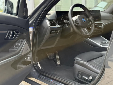 BMW 3 Serie Touring 330e LCI High Ex. M-Sport Pro |Individual leer|Pano|H/K|Memory|19"|Trekhaak|Dravit