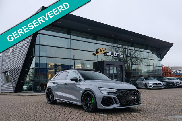 Audi RS3 - Sportback 2.5 TFSI 400PK Quattro Hulk Panoramadak *BTW* Keramisch VOL! Massage B&O audio RS Dynamic