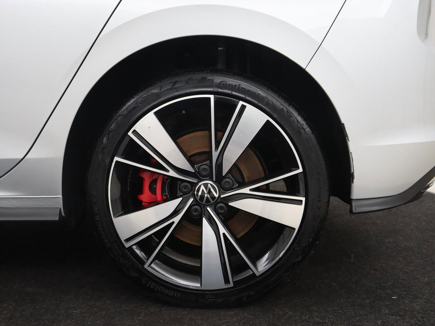 Volkswagen Golf 1.4 eHybrid GTE | SOH 93% | Stoelverwarming | Trekhaak | Carplay | Adaptive cruise | 18'' | Sportstoelen | Navigatie | Sfeerverlichting | Climate control | Parkeerhulp | PHEV | Plug In