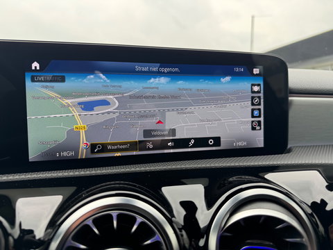 Mercedes-Benz A-Klasse 180 AMG Sfeerverlichting Leder Led 2021