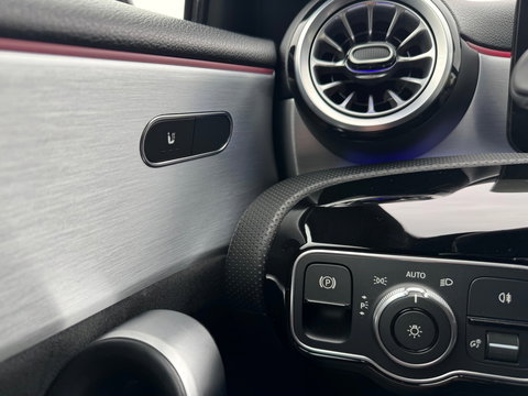 Mercedes-Benz A-Klasse 180 AMG Sfeerverlichting Leder Led 2021