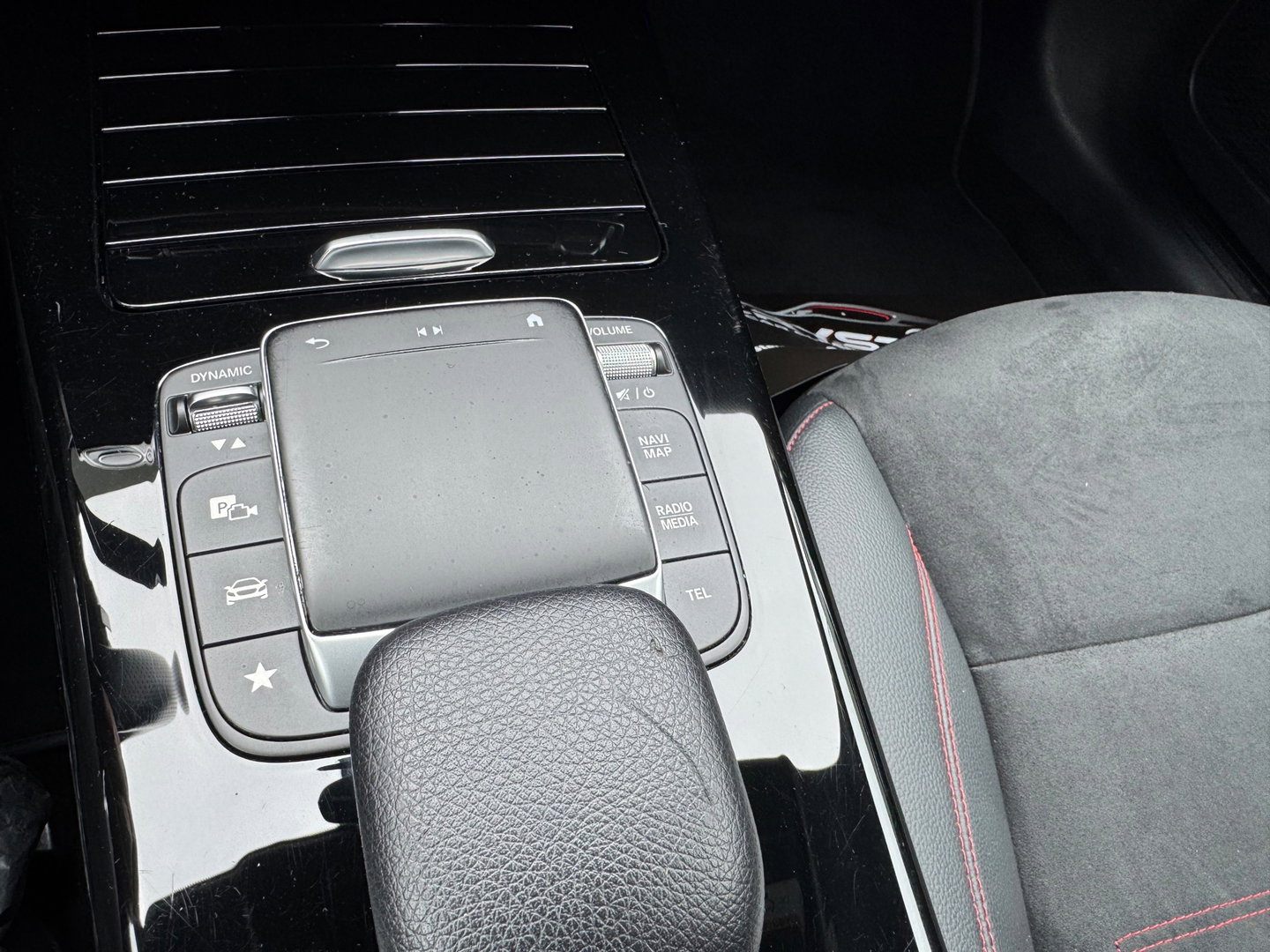 Mercedes-Benz A-Klasse 180 AMG Sfeerverlichting Leder Led 2021