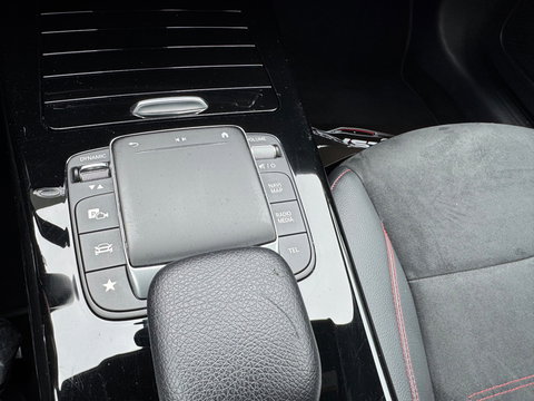 Mercedes-Benz A-Klasse 180 AMG Sfeerverlichting Leder Led 2021