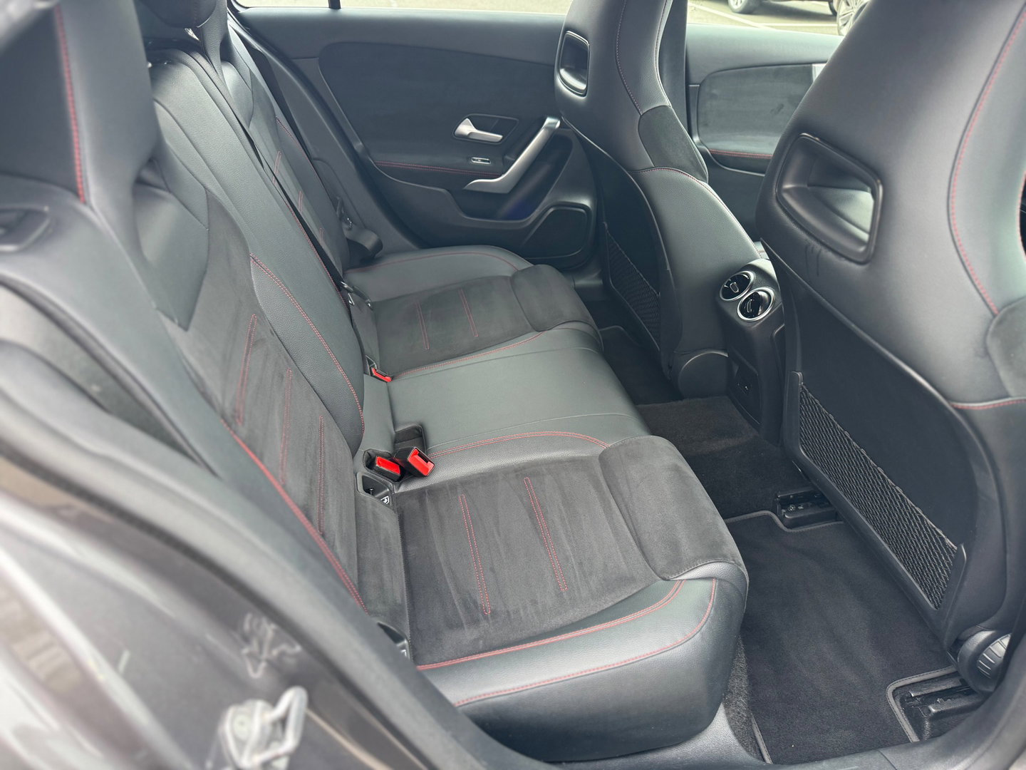 Mercedes-Benz A-Klasse 180 AMG Sfeerverlichting Leder Led 2021