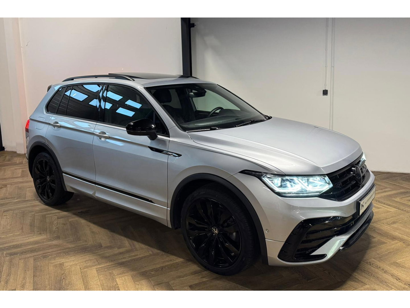 Volkswagen Tiguan 1.5 TSI R-Line PANO KEYLESS CAM