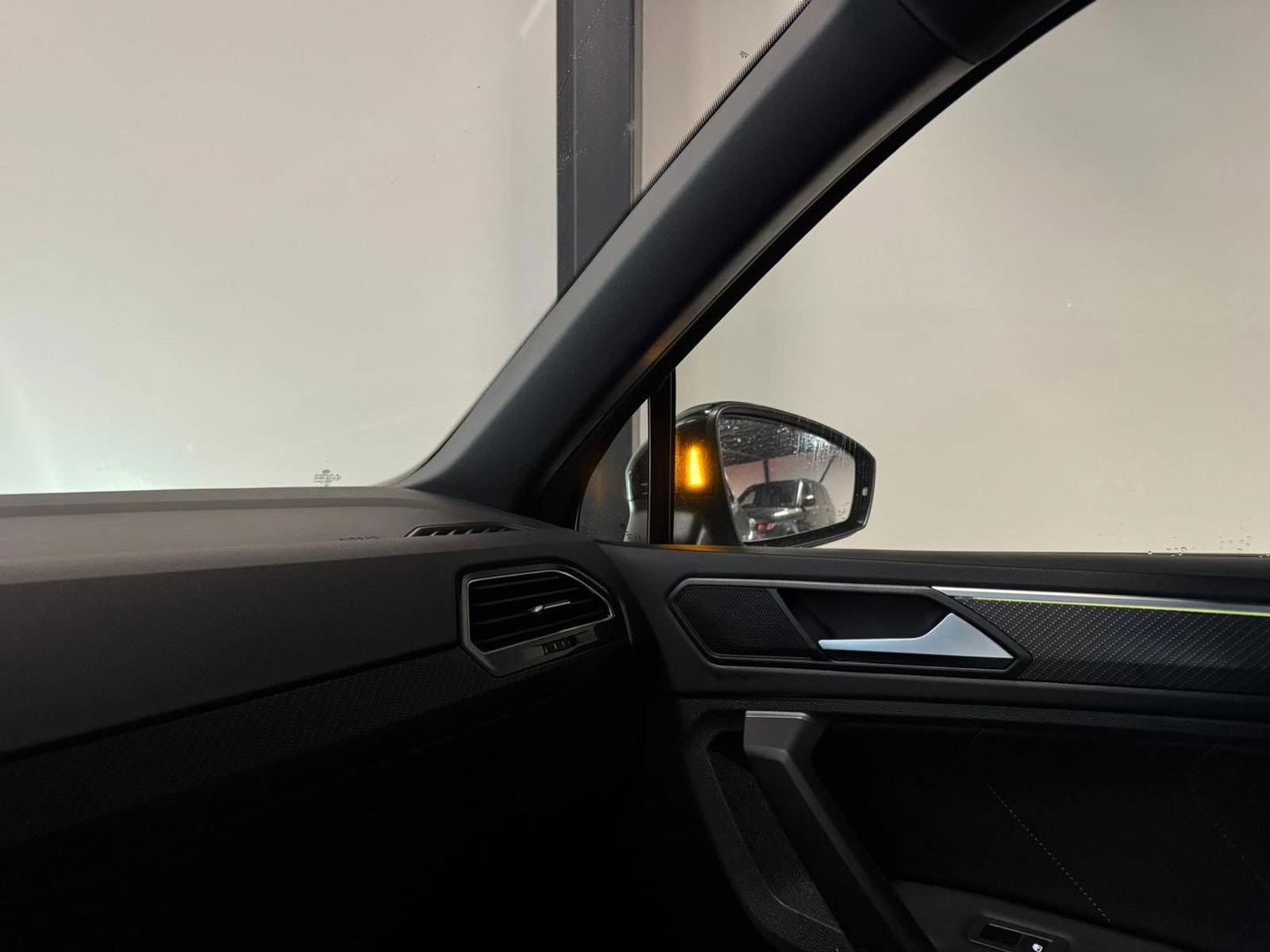 Volkswagen Tiguan 1.5 TSI R-Line PANO KEYLESS CAM