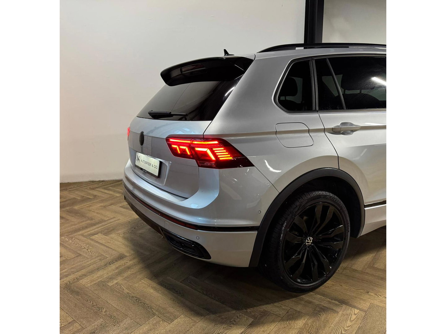 Volkswagen Tiguan 1.5 TSI R-Line PANO KEYLESS CAM