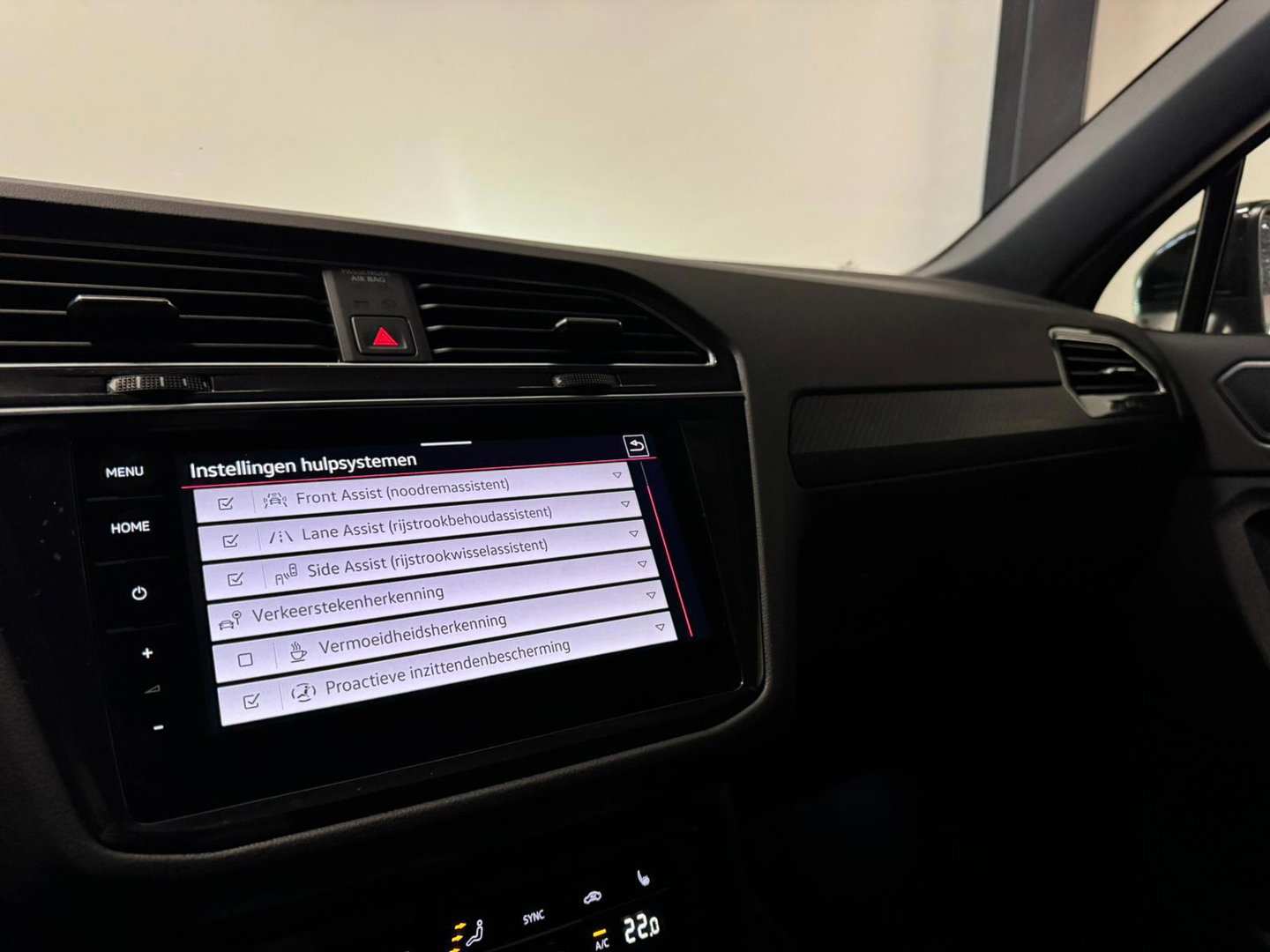 Volkswagen Tiguan 1.5 TSI R-Line PANO KEYLESS CAM