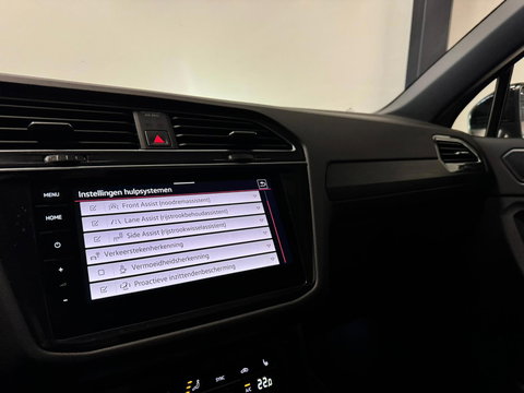 Volkswagen Tiguan 1.5 TSI R-Line PANO KEYLESS CAM