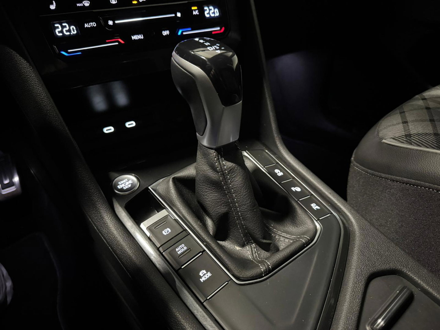 Volkswagen Tiguan 1.5 TSI R-Line PANO KEYLESS CAM