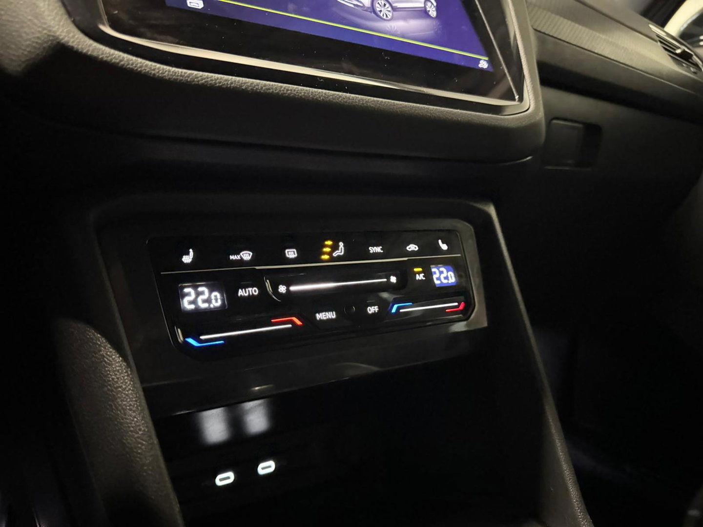 Volkswagen Tiguan 1.5 TSI R-Line PANO KEYLESS CAM