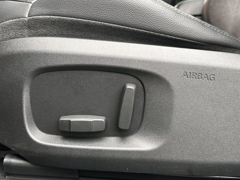 Land Rover Range Rover Evoque 2.0 Si4 Urban Series SE | Panoramadak | Cruise Control | Achteruitrijcamera | Parkeersensoren | Bluetooth | Elektrische Stoelen | Lane Assist | Keyless Go |