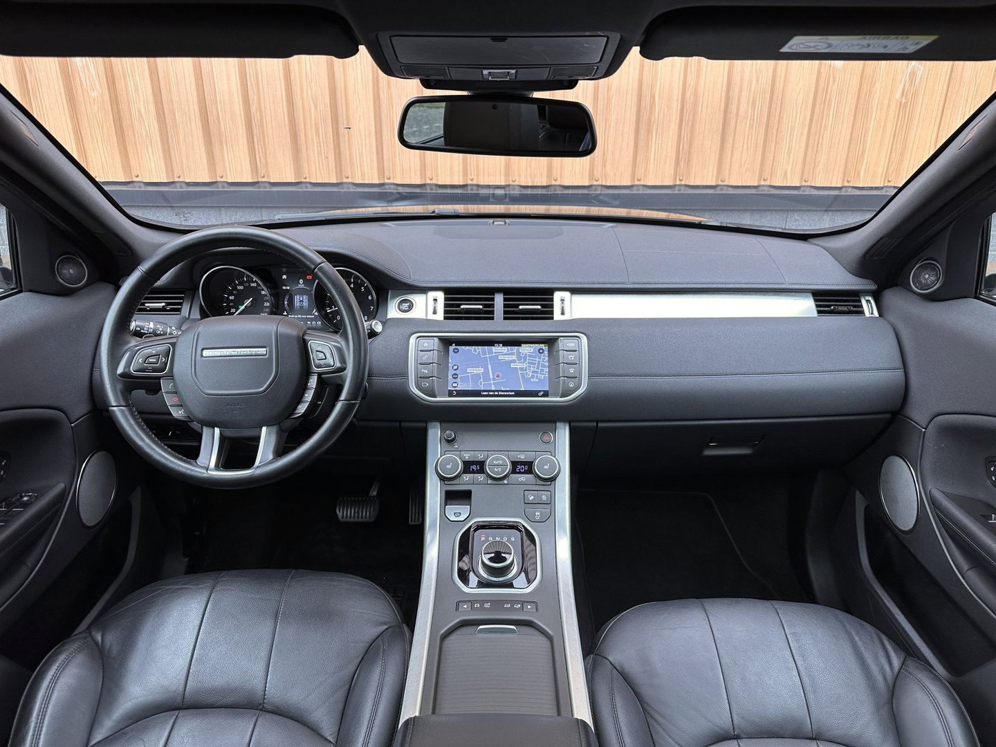 Land Rover Range Rover Evoque 2.0 Si4 Urban Series SE | Panoramadak | Cruise Control | Achteruitrijcamera | Parkeersensoren | Bluetooth | Elektrische Stoelen | Lane Assist | Keyless Go |