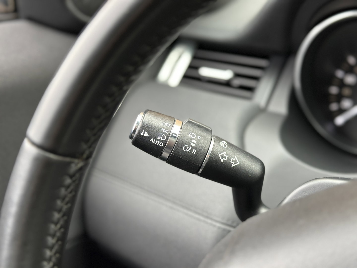 Land Rover Range Rover Evoque 2.0 Si4 Urban Series SE | Panoramadak | Cruise Control | Achteruitrijcamera | Parkeersensoren | Bluetooth | Elektrische Stoelen | Lane Assist | Keyless Go |