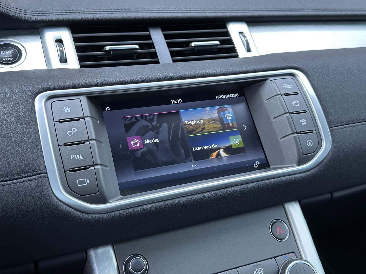 Land Rover Range Rover Evoque 2.0 Si4 Urban Series SE | Panoramadak | Cruise Control | Achteruitrijcamera | Parkeersensoren | Bluetooth | Elektrische Stoelen | Lane Assist | Keyless Go |