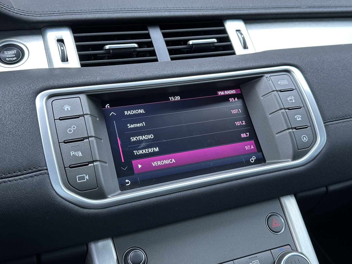 Land Rover Range Rover Evoque 2.0 Si4 Urban Series SE | Panoramadak | Cruise Control | Achteruitrijcamera | Parkeersensoren | Bluetooth | Elektrische Stoelen | Lane Assist | Keyless Go |