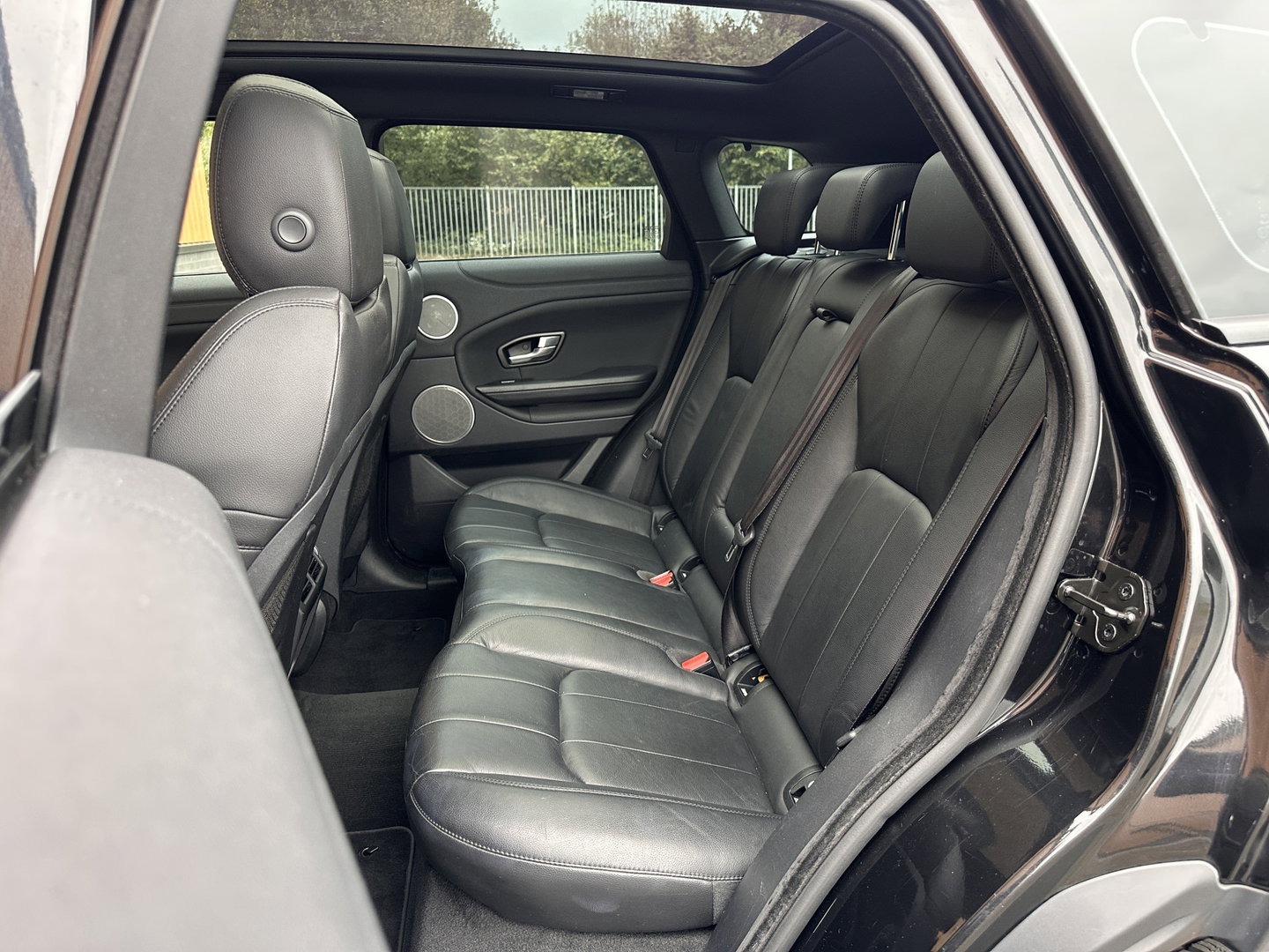 Land Rover Range Rover Evoque 2.0 Si4 Urban Series SE | Panoramadak | Cruise Control | Achteruitrijcamera | Parkeersensoren | Bluetooth | Elektrische Stoelen | Lane Assist | Keyless Go |