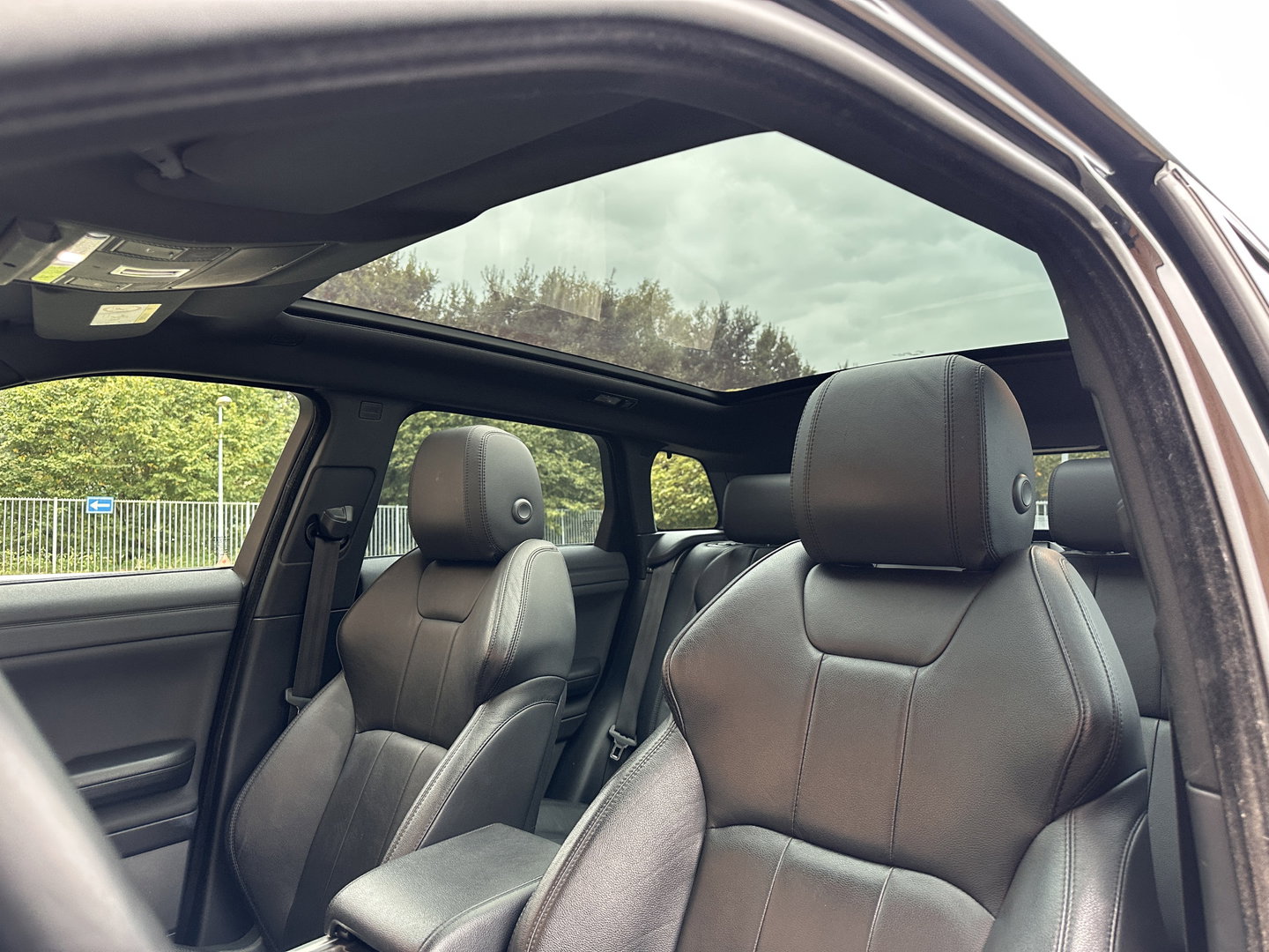 Land Rover Range Rover Evoque 2.0 Si4 Urban Series SE | Panoramadak | Cruise Control | Achteruitrijcamera | Parkeersensoren | Bluetooth | Elektrische Stoelen | Lane Assist | Keyless Go |