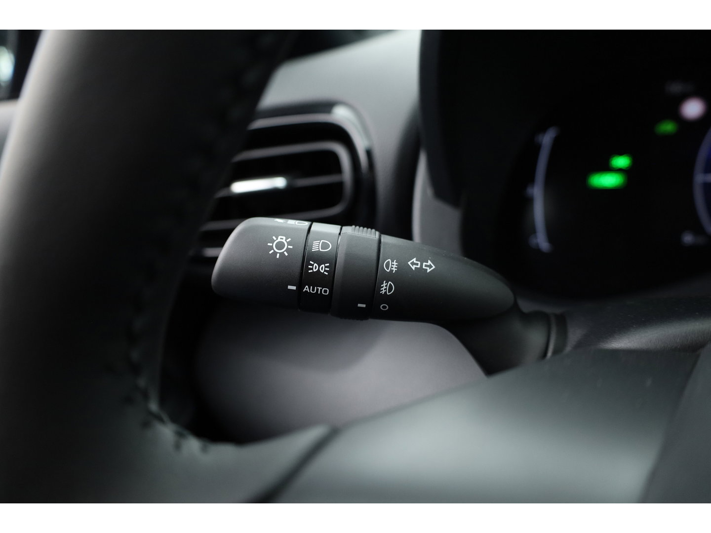 Toyota Yaris Cross 1.5 Hybrid Teamplayer 130pk | Winter pack | Safety pack | Navi | Adapt. Cruise | Camera | Keyless