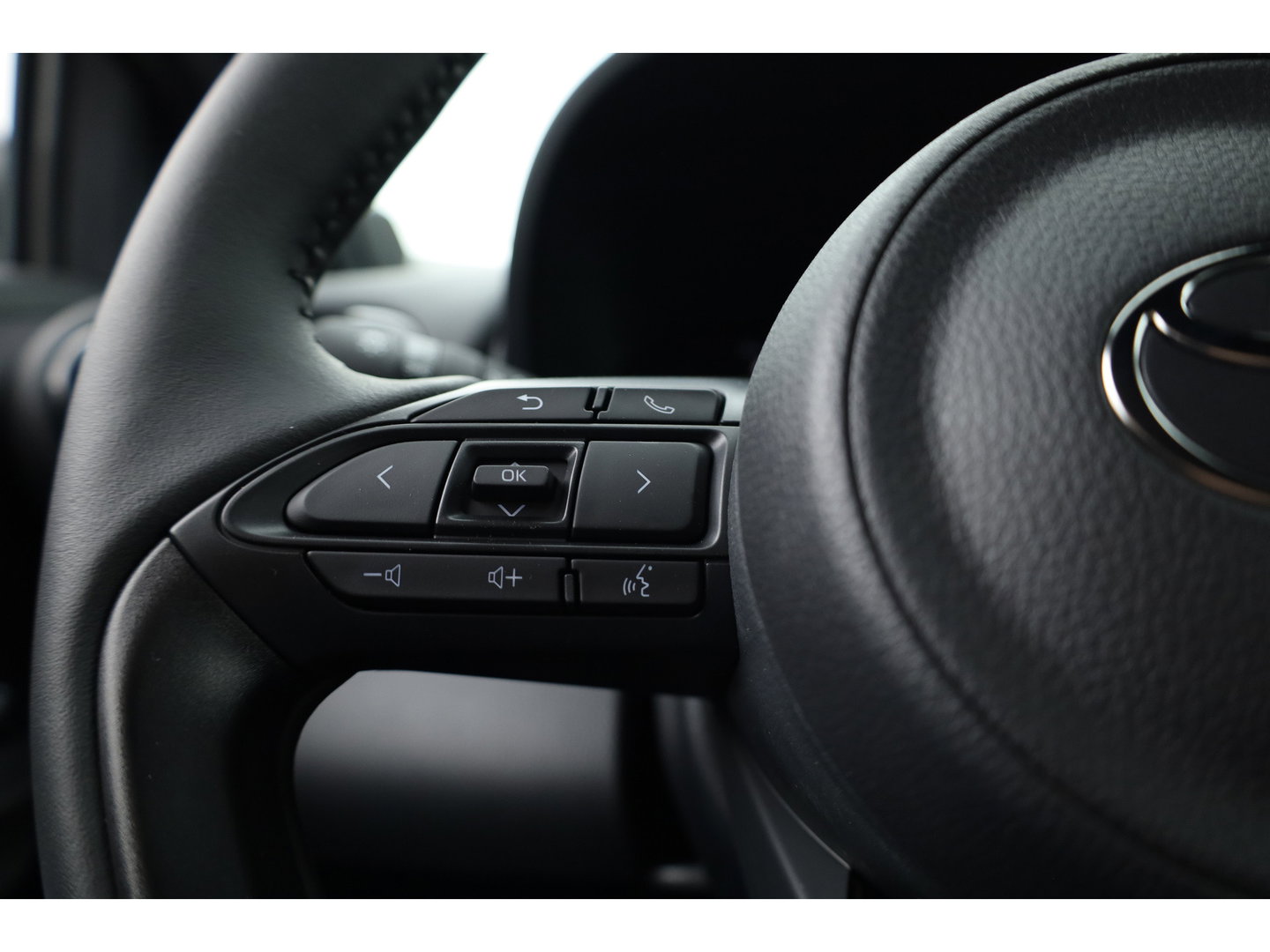 Toyota Yaris Cross 1.5 Hybrid Teamplayer 130pk | Winter pack | Safety pack | Navi | Adapt. Cruise | Camera | Keyless