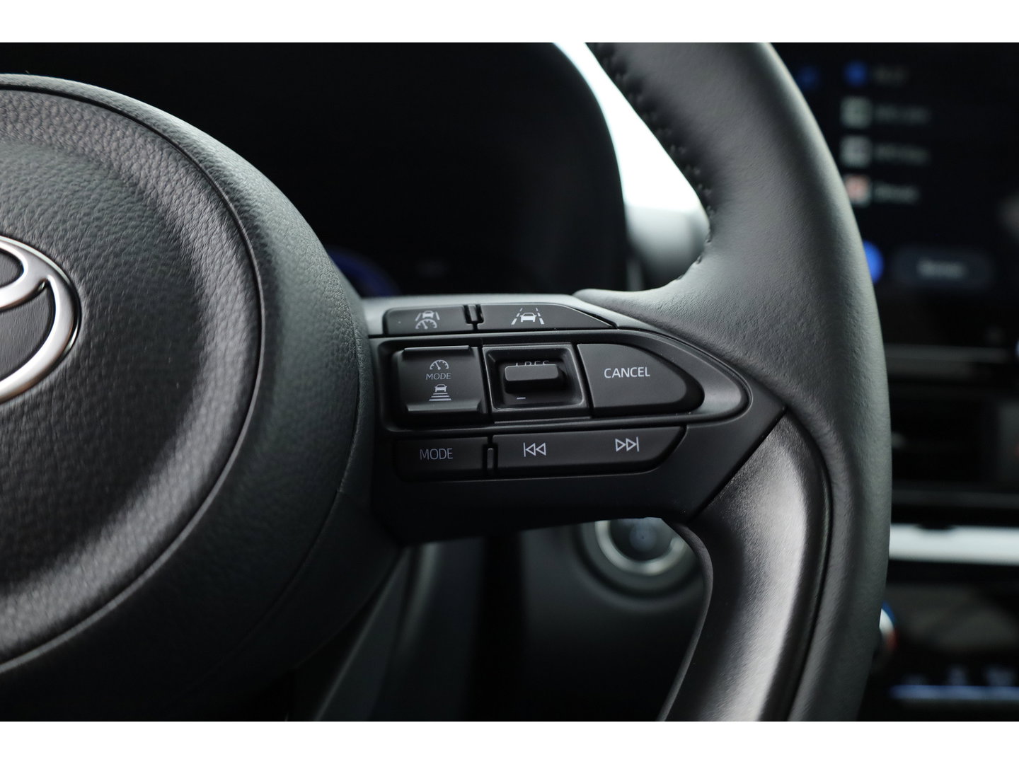 Toyota Yaris Cross 1.5 Hybrid Teamplayer 130pk | Winter pack | Safety pack | Navi | Adapt. Cruise | Camera | Keyless