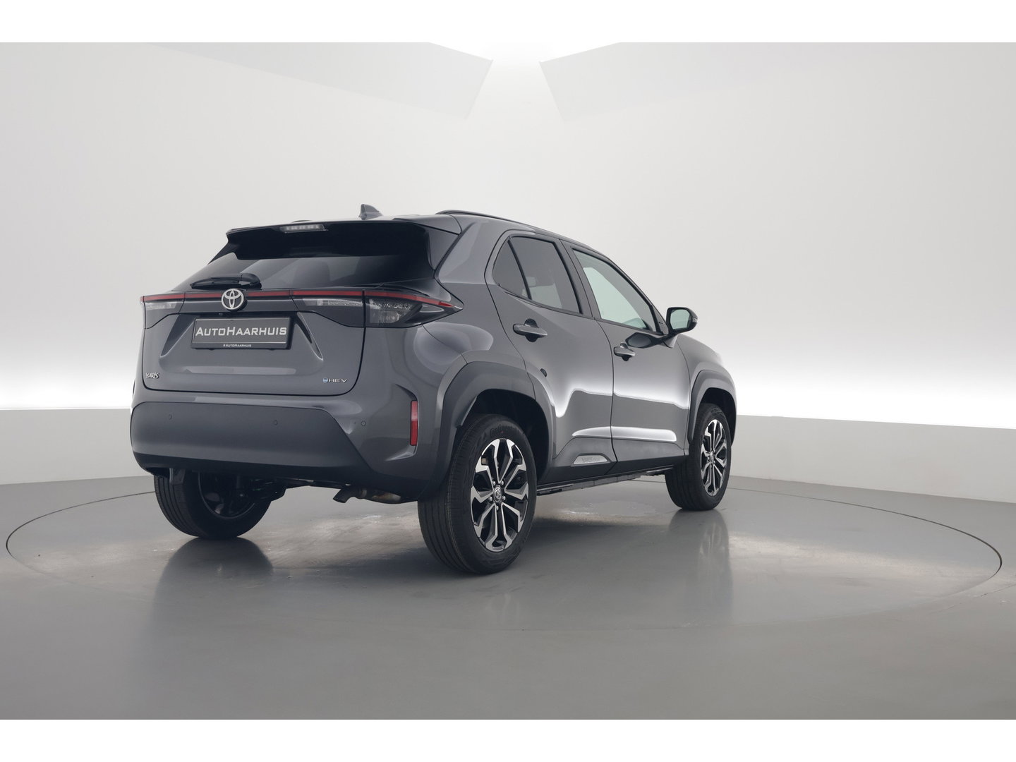 Toyota Yaris Cross 1.5 Hybrid Teamplayer 130pk | Winter pack | Safety pack | Navi | Adapt. Cruise | Camera | Keyless