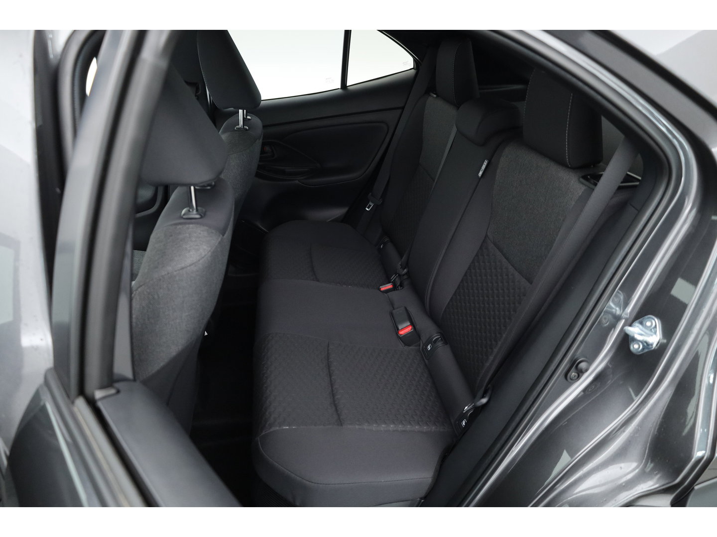 Toyota Yaris Cross 1.5 Hybrid Teamplayer 130pk | Winter pack | Safety pack | Navi | Adapt. Cruise | Camera | Keyless