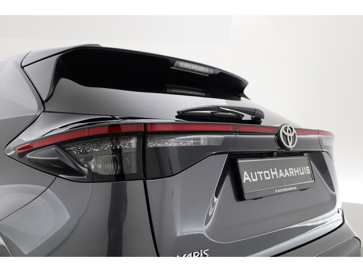 Toyota Yaris Cross 1.5 Hybrid Teamplayer 130pk | Winter pack | Safety pack | Navi | Adapt. Cruise | Camera | Keyless