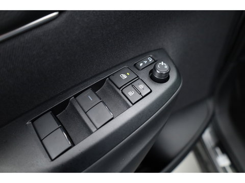 Toyota Yaris Cross 1.5 Hybrid Teamplayer 130pk | Winter pack | Safety pack | Navi | Adapt. Cruise | Camera | Keyless