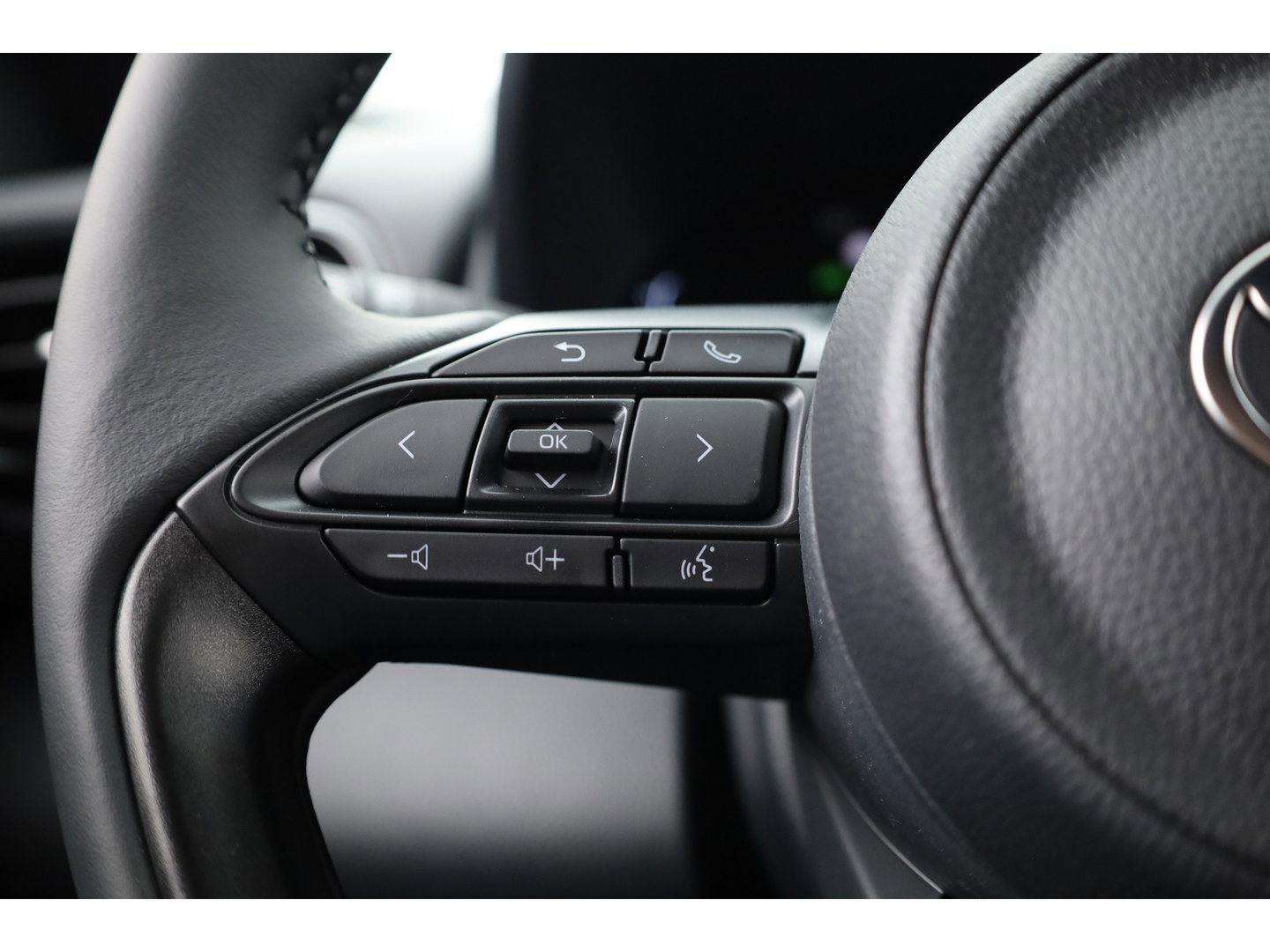 Toyota Yaris Cross 1.5 Hybrid 130 Teamplayer | Winter pakket | Safety pakket | Navi | Adapt. Cruise | Camera | Keyless