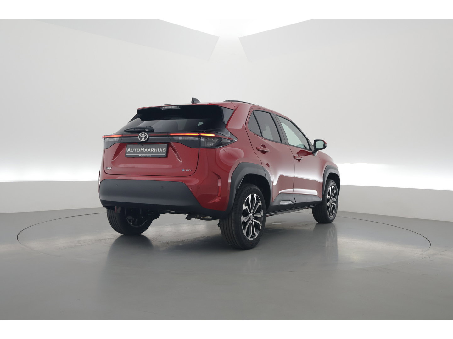 Toyota Yaris Cross 1.5 Hybrid 130 Teamplayer | Winter pakket | Safety pakket | Navi | Adapt. Cruise | Camera | Keyless