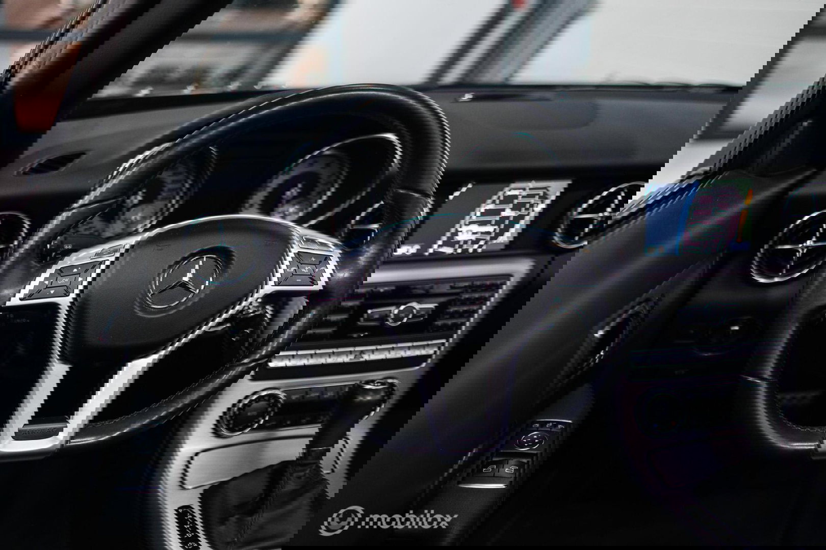 Mercedes-Benz SLK 350 AMG Line 306 PK | Panorama | Airscarf | Sportonderstel | LED | Ambiance | Cruise | Navi | Zeer mooi |