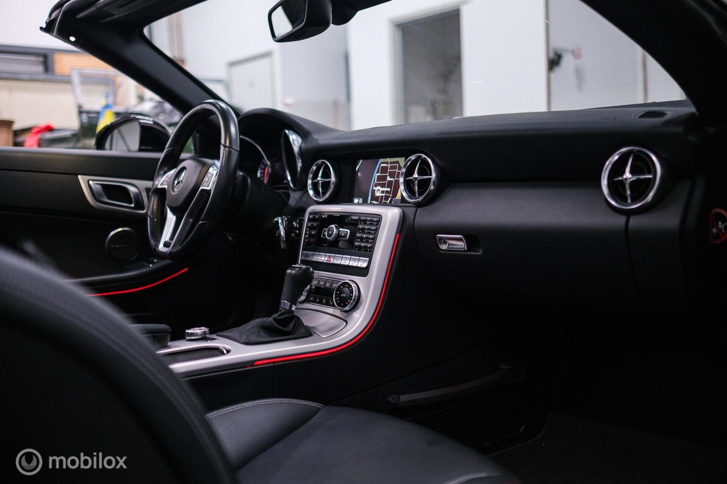 Mercedes-Benz SLK 350 AMG Line 306 PK | Panorama | Airscarf | Sportonderstel | LED | Ambiance | Cruise | Navi | Zeer mooi |